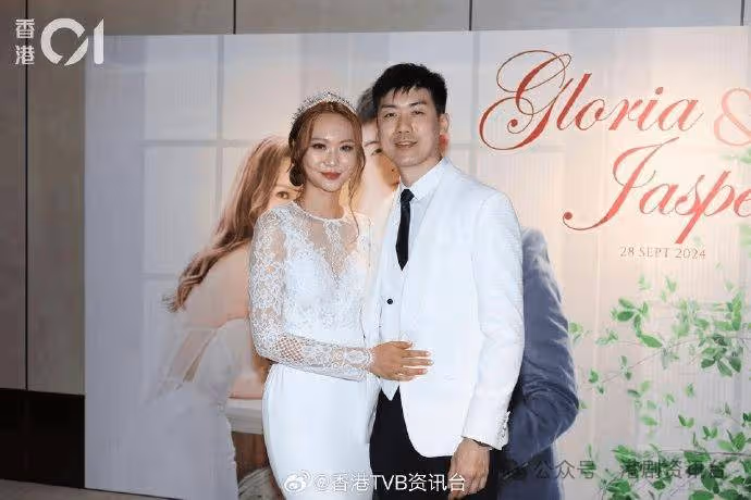 前TVB首席主播「褂後」結婚!父親是元祖級《警訊》主持麥振江