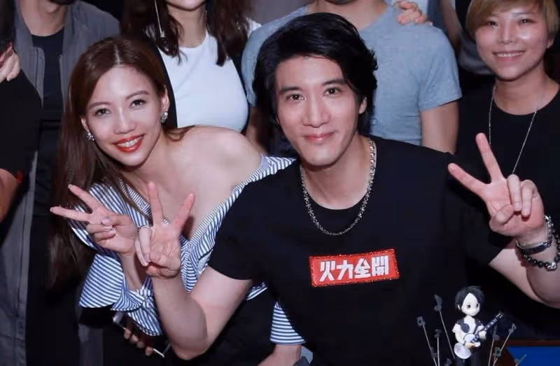 李靚蕾的小作文又來了,王力宏復出轉好,她還不想放手嗎?