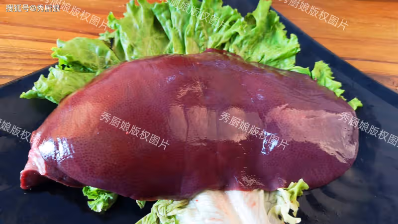 「女人不養肝，臉上全是斑」，女人常吃4樣，養肝排毒，還抗衰老