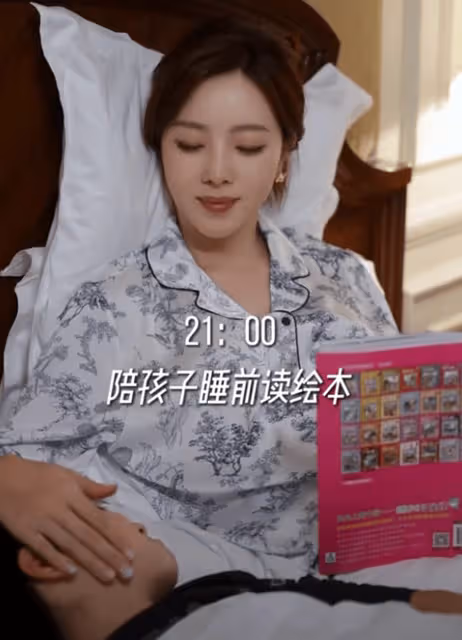 李思思輔導兒子作業，一改優雅板著臉好嚴肅，稱也會被氣得血壓高