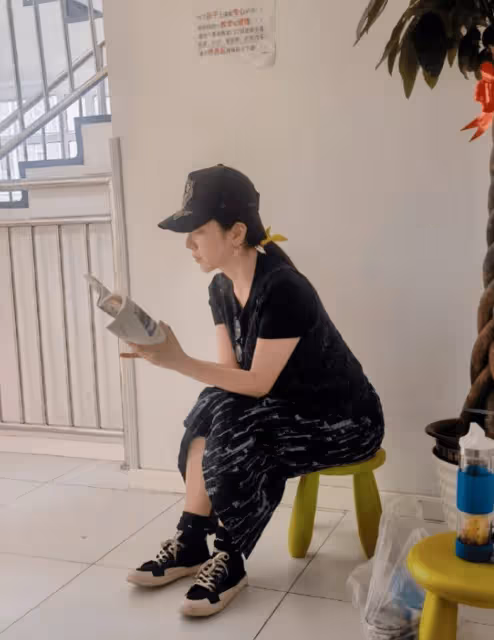 李思思輔導兒子作業，一改優雅板著臉好嚴肅，稱也會被氣得血壓高