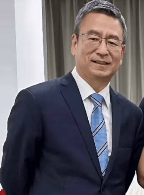 10位央視主持人聚會!白岩松頭髮白了,周濤優雅,70歲敬一丹也在