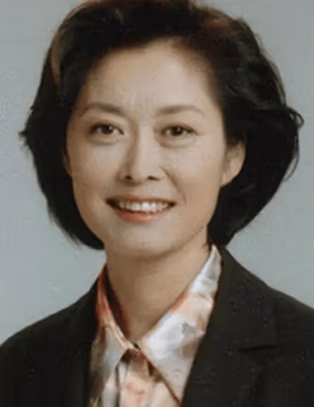 10位央視主持人聚會!白岩松頭髮白了,周濤優雅,70歲敬一丹也在