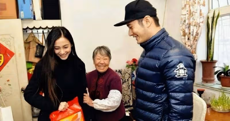 黃曉明回青島老家了!沒有帶「老婆」葉珂,當年他可不是這樣的