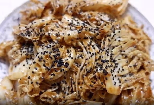 乾隆皇帝喜歡吃的一道白菜，不燉不炒，簡單易做，味道出奇的好