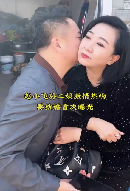 疑似孫二娘男友曝光，年輕又帥氣，網友稱長得像謝廣坤