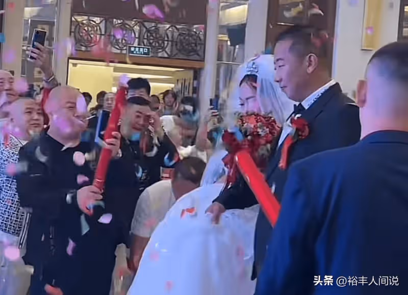 臧天朔60歲兄弟呂長春大婚!妻子疑小其20歲,曾參與廊坊百人械鬥
