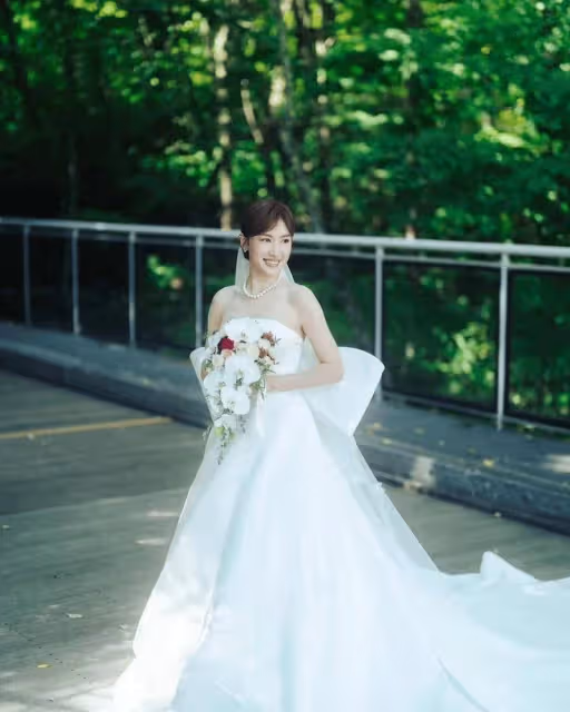 恭喜!TVB上位女星日本婚照曝光!圈內好姊妹現身道賀!網民大讚驚艷
