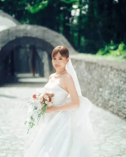恭喜!TVB上位女星日本婚照曝光!圈內好姊妹現身道賀!網民大讚驚艷