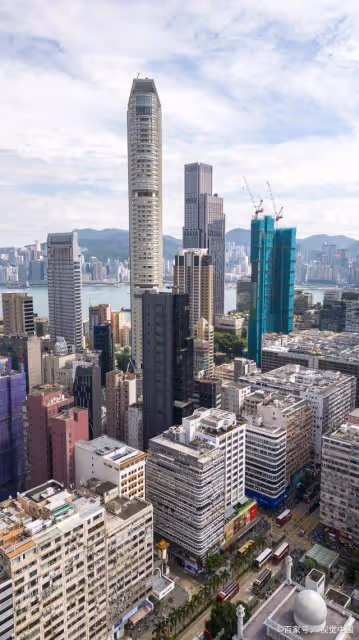 香港維多利亞灣驚現巨大水龍捲,市民驚呼「80年一遇」