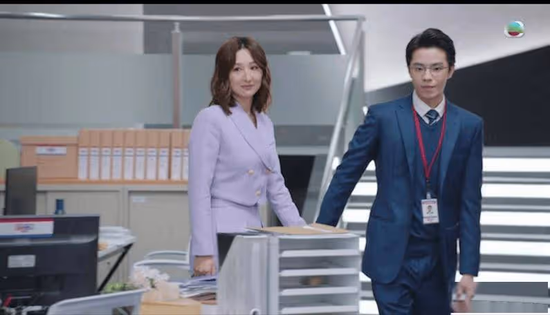 TVB小生得寵曬與樂易玲親密照!四眼男變韓風!被指像內地某男星