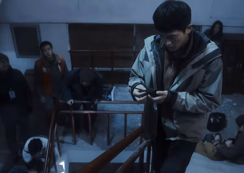 看到第8集,越來越好看,這部災難懸疑劇看上癮了