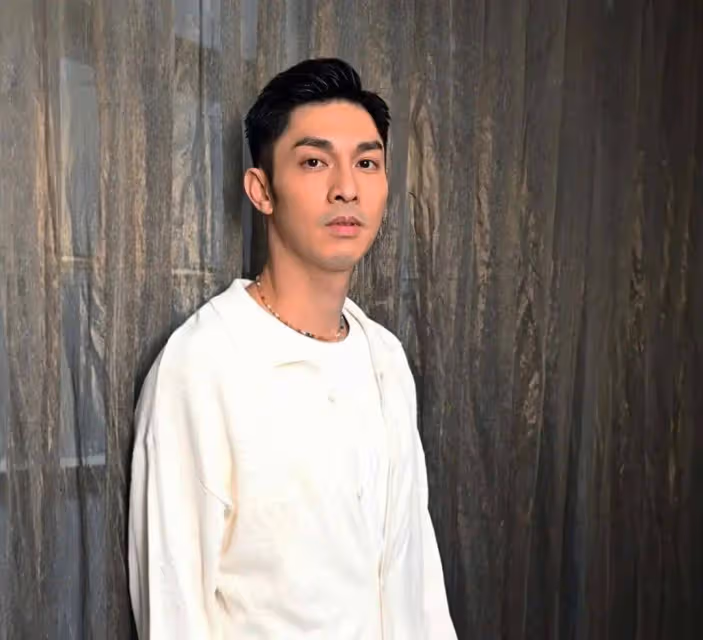 自曝洗廁所都毫無怨言!香港知名男星娶小11歲漂亮網紅,直接化身愛妻號