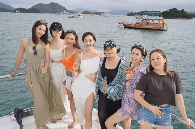 TVB離巢花旦開遊艇派對!眾星雲集滿屏大長腿,視後現身引關注