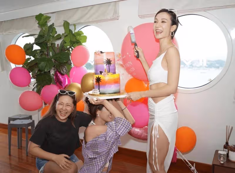 TVB離巢花旦開遊艇派對!眾星雲集滿屏大長腿,視後現身引關注