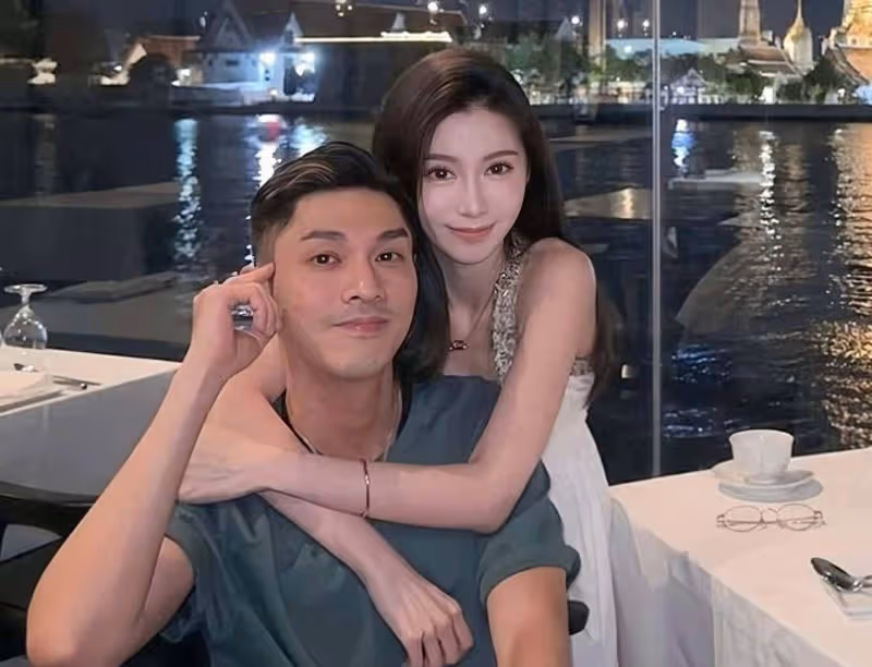 香港知名男星娶漂亮網紅,甘願承包所有家務,洗廁所都毫無怨言