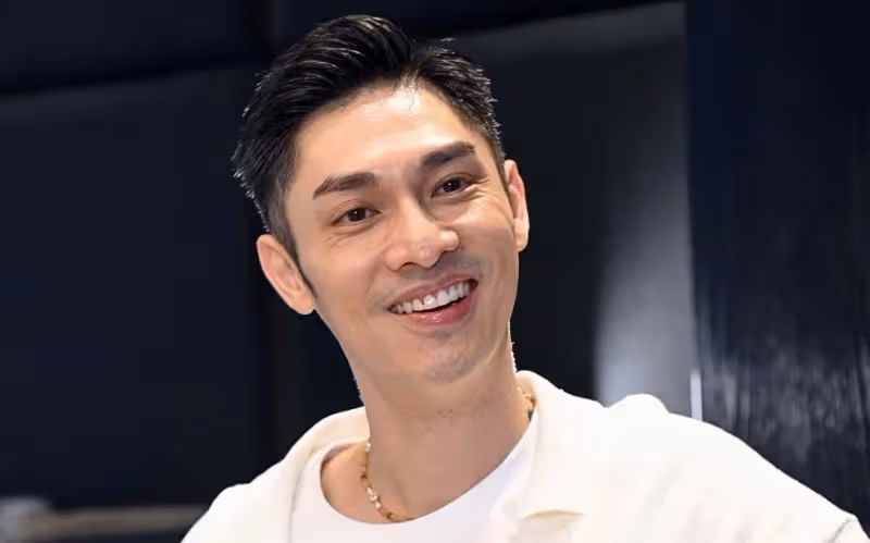 香港知名男星娶漂亮網紅,甘願承包所有家務,洗廁所都毫無怨言