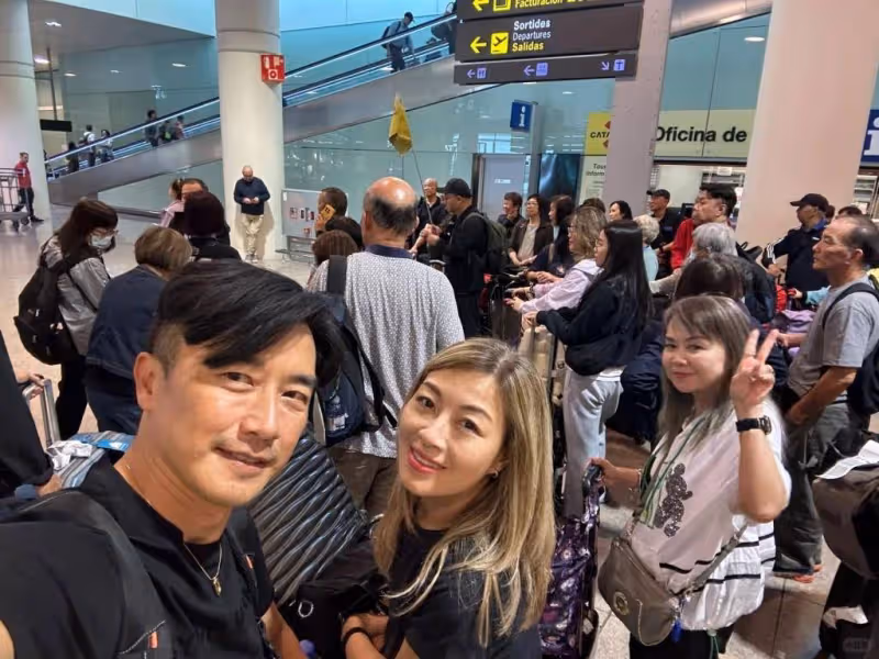 香港明星夫婦移民加拿大轉行當導遊!帶近百華人出遊,服侍周到