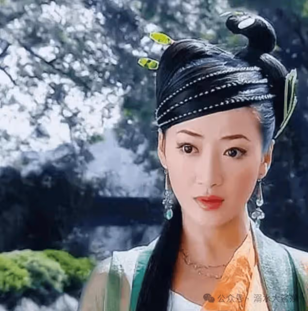 公認的凍齡女神！她比林志玲還美，嫁小9歲男星，50歲還像少女