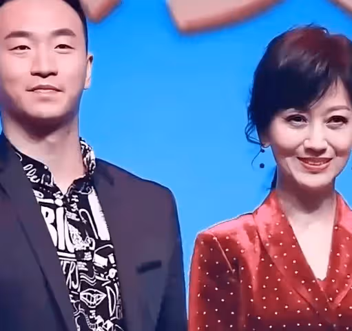 鄭少秋用一張懷孕單，揭開趙雅芝私生子身份，難怪周潤發刻意避嫌