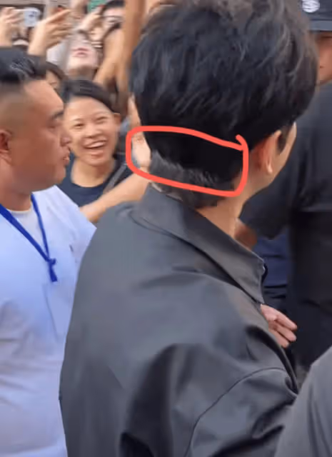 黃曉明現身青島被拍，一頭濃密黑髮卻是假髮，網友質疑禿頭
