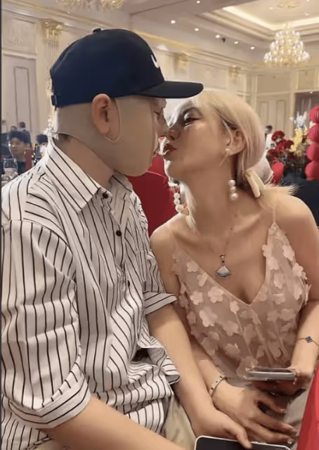 郭美美終於找到真愛，嫌同性老公太醜，帶她去上海做醫美當眾吻她