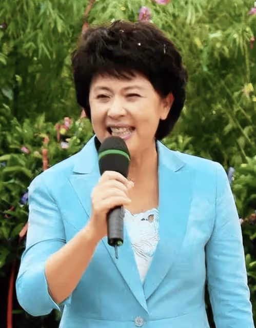主持人劉璐：我這輩子最幸運的事情，就是嫁給了救贖自己的丈夫