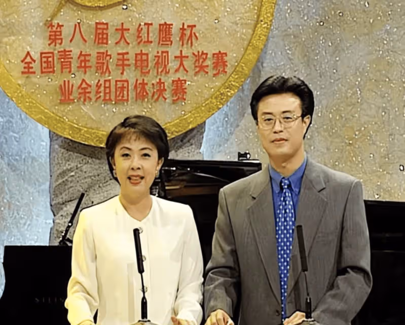 主持人劉璐：我這輩子最幸運的事情，就是嫁給了救贖自己的丈夫