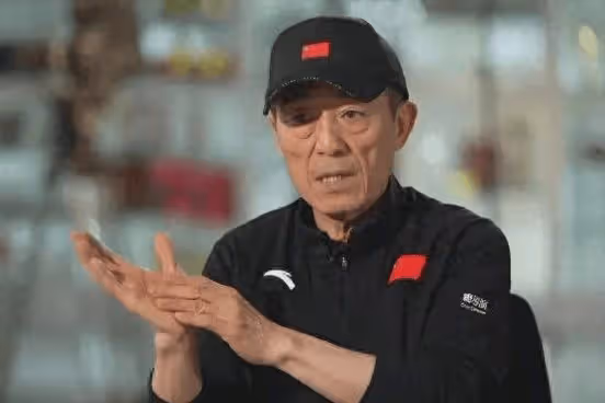 新任「謀女郎」上線，這次，74歲張藝謀讓世界再次「刮目相看」
