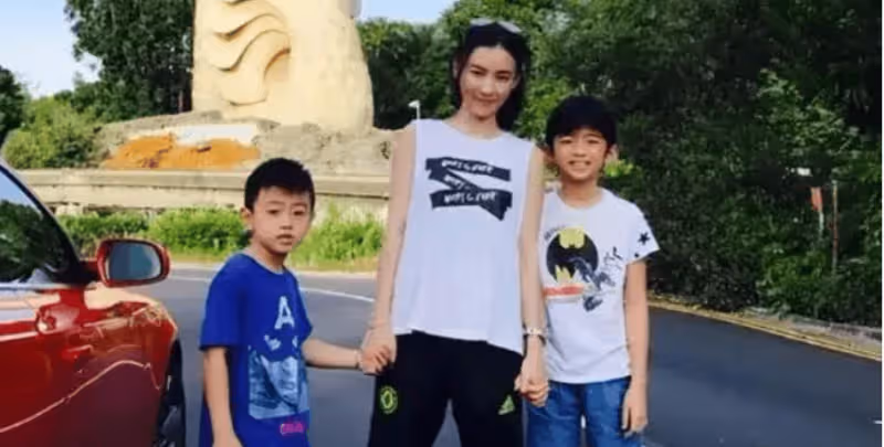 謝賢終於公開承認,張柏芝三胎是自己孫子,謝霆鋒默不作聲!