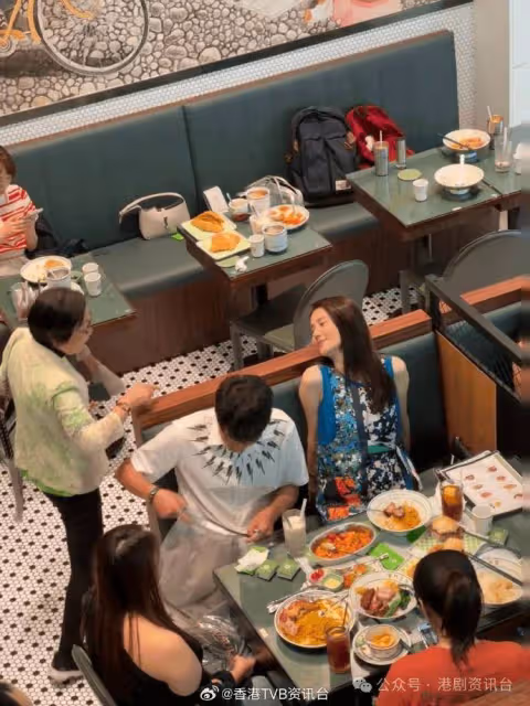 42歲TVB女星傳懷孕被視後嚴格監控飲食!「掃街」避影下半身疑遮孕肚?