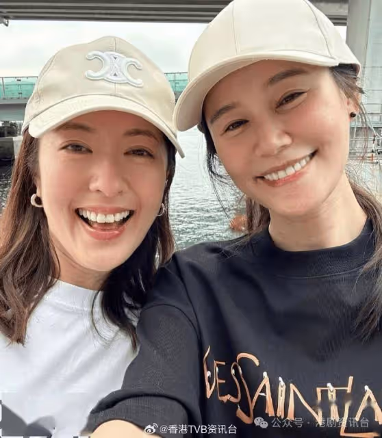 42歲TVB女星傳懷孕被視後嚴格監控飲食!「掃街」避影下半身疑遮孕肚?
