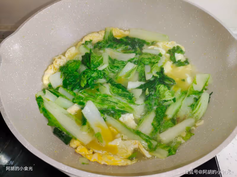 蓮藕、蘿蔔先靠邊,這菜才是秋菜第一鮮!簡簡單單煮一鍋,菜嫩湯鮮,有滋有味