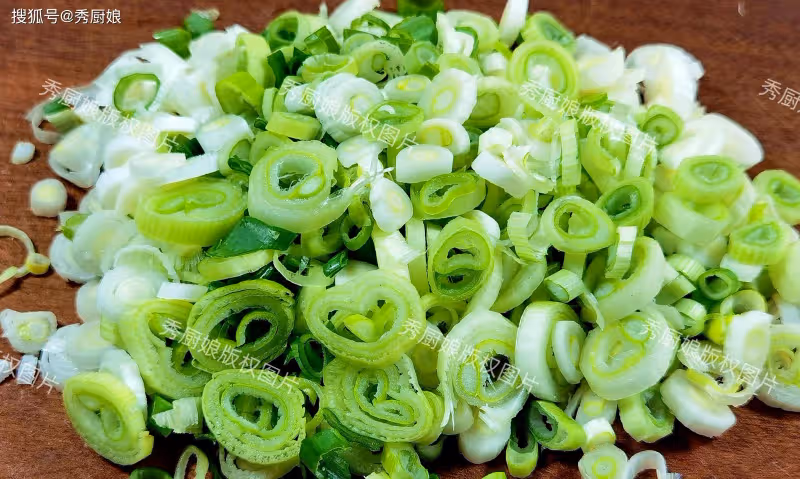 建議中老年人:常吃自帶「青黴素」的5種菜,健脾強免疫,少生病