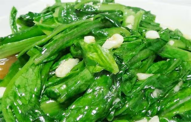 油麥菜這樣做,清淡脆嫩又營養,吃一次就上癮,主要做法超簡單