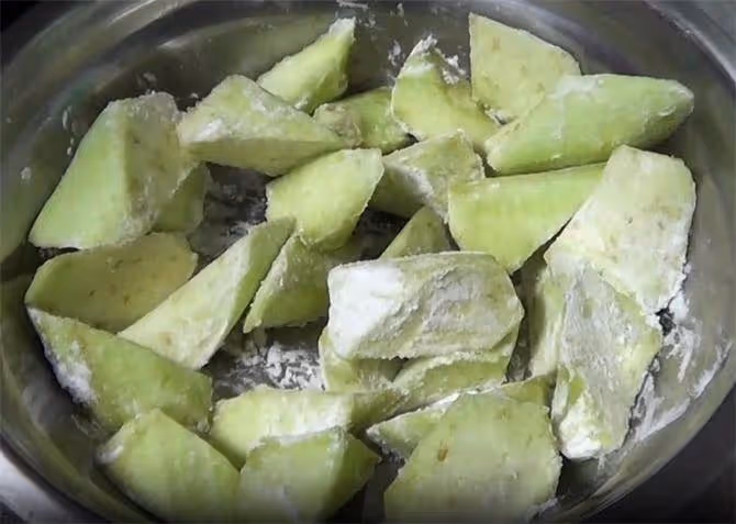 茄子新做法,一道西紅柿燒茄子,軟糯酸甜,好吃下飯,太過癮了
