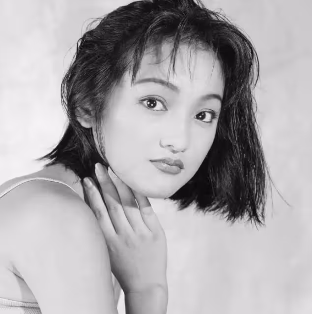 50歲周迅模樣大變，卑微求愛小13歲男友慘遭拋棄，劉燁一句話揭開她真實處境