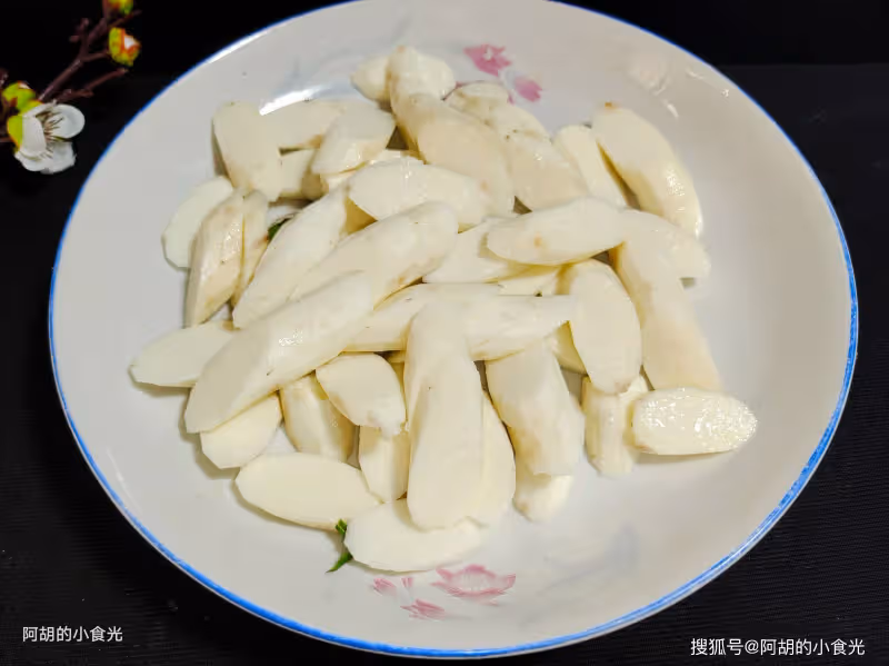 秋天裡,喝排骨湯不如喝此湯!每天都能安排一碗,不怕秋燥、不怕油膩
