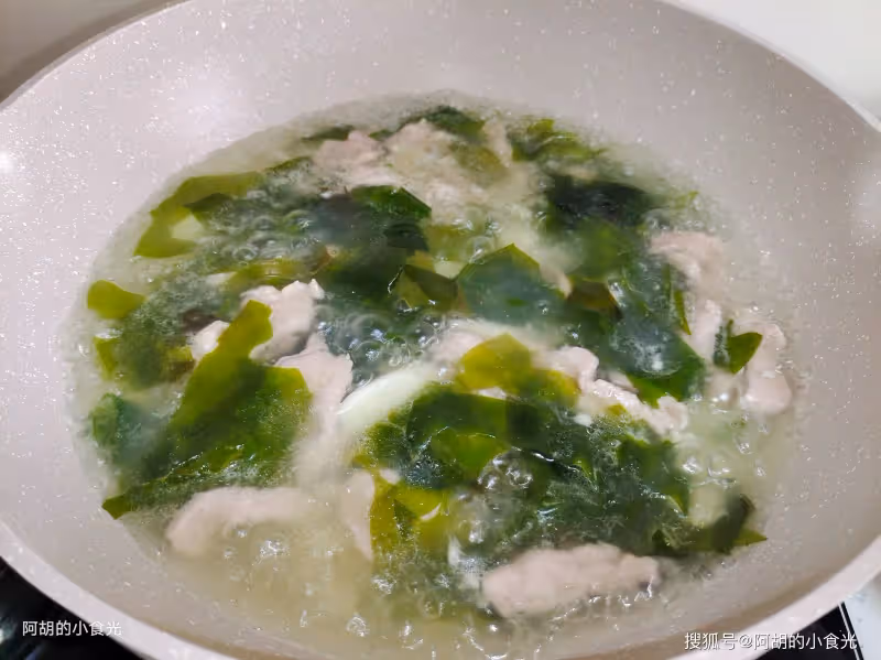 秋天裡，喝排骨湯不如喝此湯！每天都能安排一碗，不怕秋燥、不怕油膩