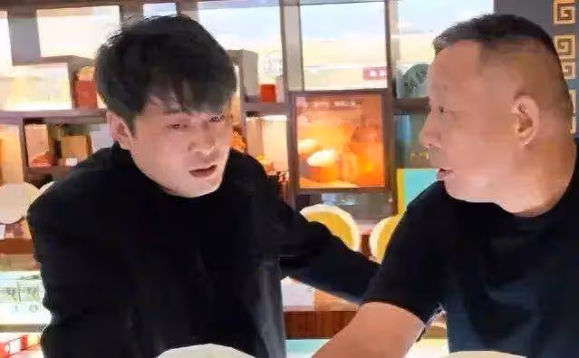 辛巴考察胖東來！與於東來見面，曾稱要把超市開到山姆對面！