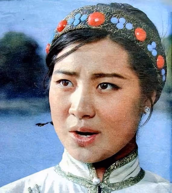 她是第一個被槍斃的女星,曾火遍大江南北,臨終前:我是有功之臣