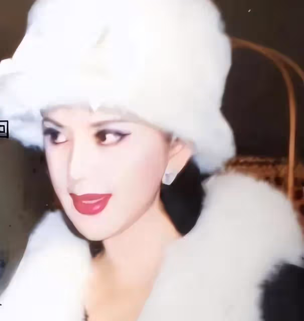 她是中國第一美婦,因太美被柯林頓接見,為顯年輕28年不近男色