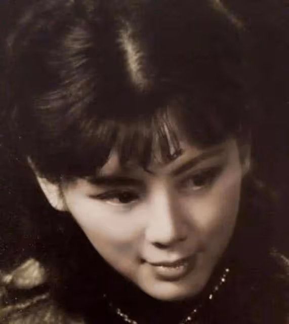 她是中國第一美婦,因太美被柯林頓接見,為顯年輕28年不近男色
