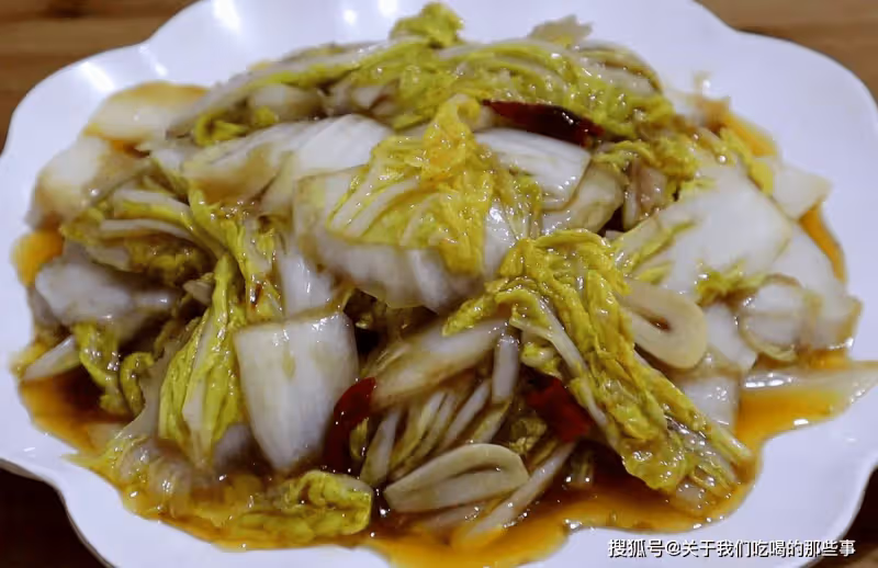 做醋溜白菜，牢記「醋溜汁」的配方，白菜脆爽味道香，特別下飯