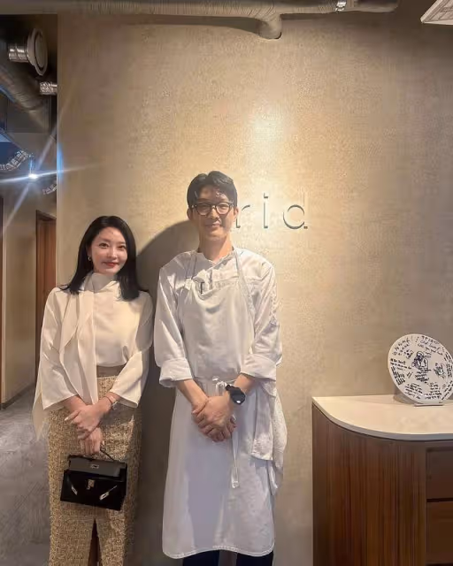 《黑白大廚》帥主廚三星是誰?神似宋仲基,與黑湯匙私下聚會超可愛