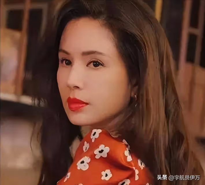 和富商郭應泉同居10年被拋棄,如今58歲不婚不育的她,美出新高度