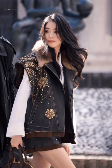 2024巴黎時裝周:MiuMiu女孩大PK!張員瑛赫本風千金造型令人驚艷