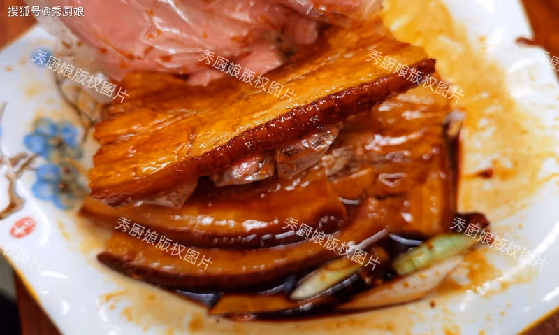 秋天遇到這菜使勁吃,農村遍地是,割20斤曬成干,冬天燉肉吃真香