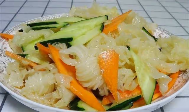 秋季必備的涼拌小菜,做法簡單,爽口開胃又好吃,一人一盤不夠吃