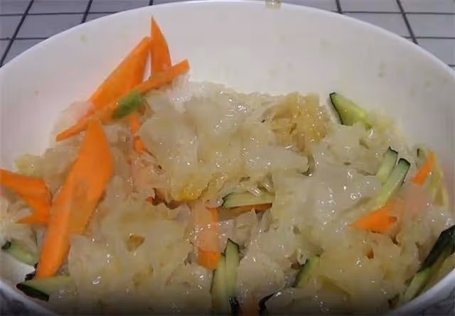 秋季必備的涼拌小菜,做法簡單,爽口開胃又好吃,一人一盤不夠吃